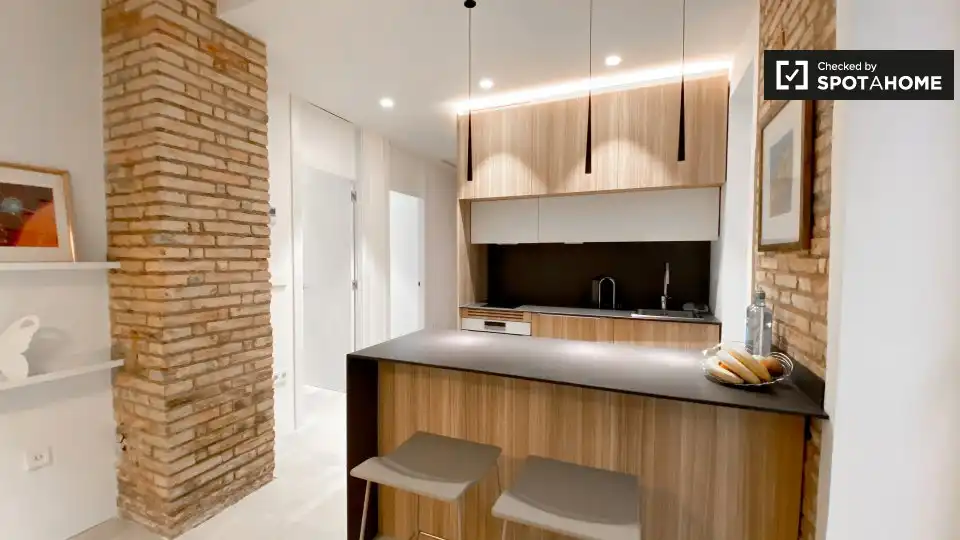 Kitchen of Flat for rent in Valencia  with Air Conditioner, Heating and Furnished