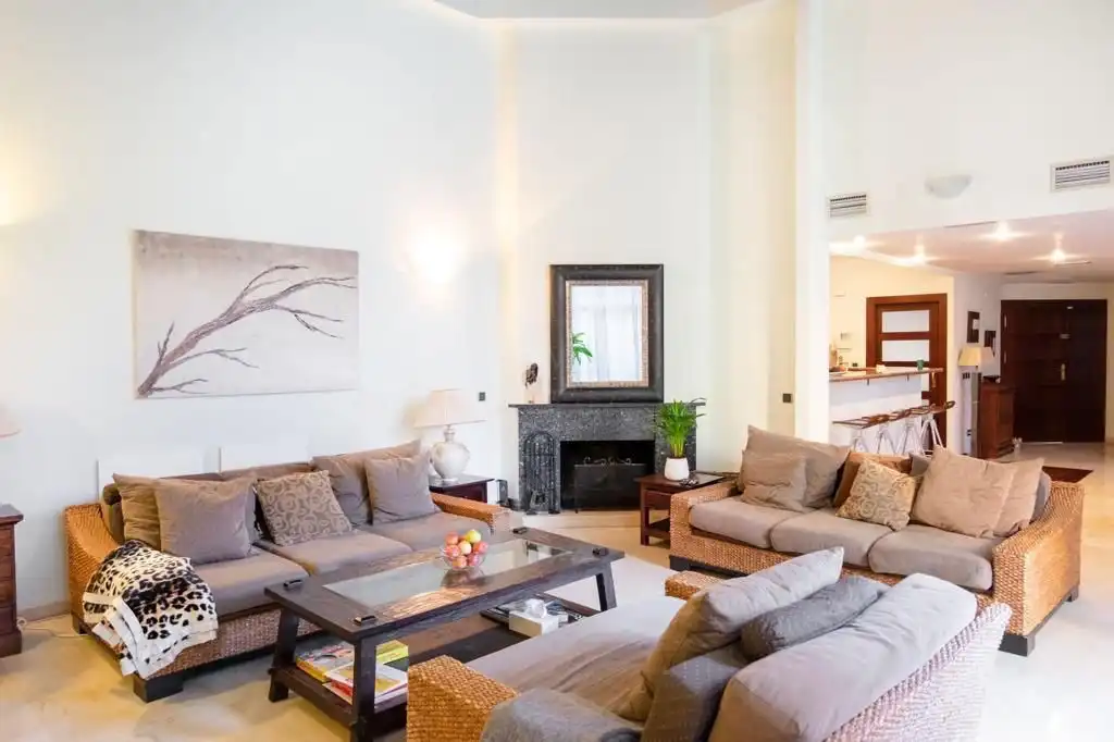 Sala d'estar de Casa o xalet de lloguer en Marbella amb Aire condicionat, Jardí privat i Piscina