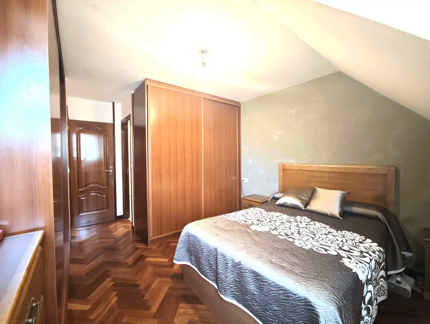 Dormitori de Casa adosada en venda en Culleredo amb Moblat, Forn i Rentadora
