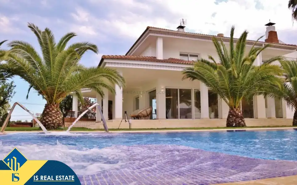 Vista exterior de Casa o xalet en venda en Alicante / Alacant amb Terrassa, Moblat i Piscina comunitària