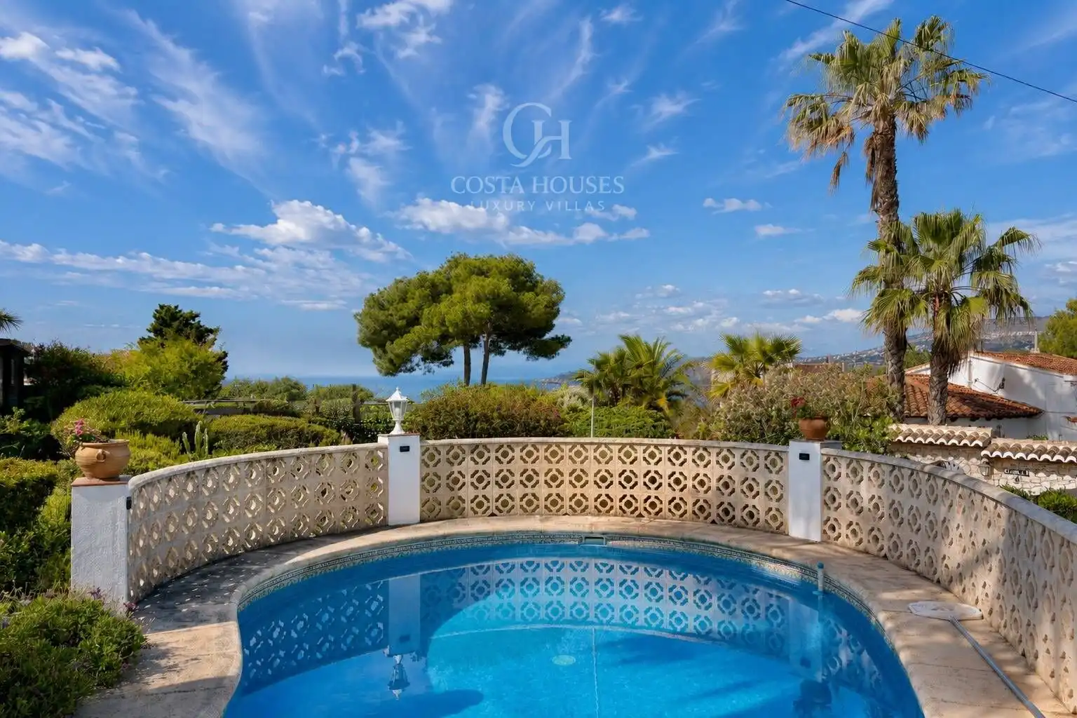 Vista exterior de Casa o xalet en venda en Jávea / Xàbia amb Aire condicionat, Calefacció i Jardí privat