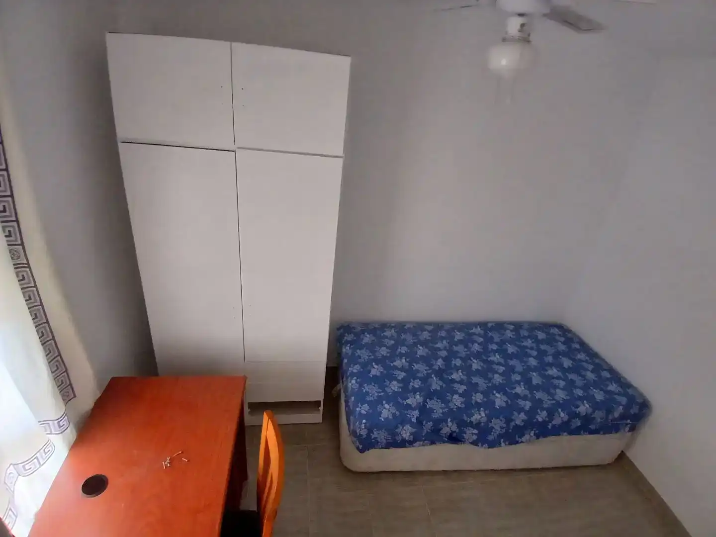 Habitación de Piso de alquiler en Granada con Amueblado y Balcón