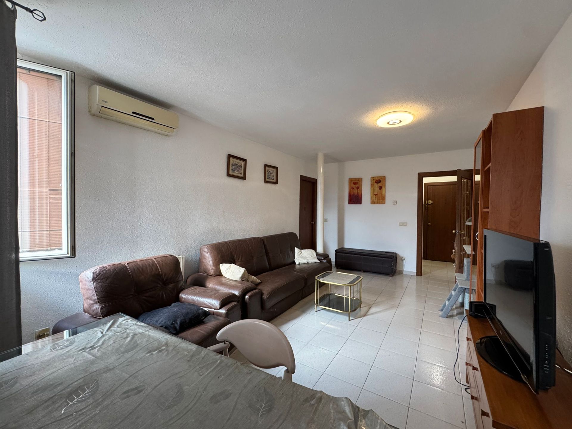 Living room of Flat for sale in Figueres  with Air Conditioner, Heating and Terrace
