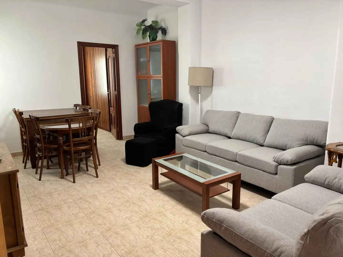 Living room of Flat for rent in Zaragoza  with Heating, Furnished and Oven