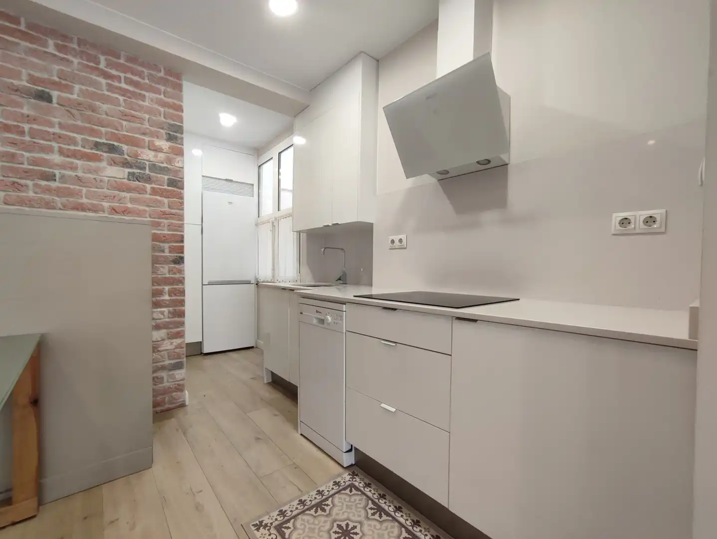 Cocina de Piso de alquiler en Gijón  con Calefacción