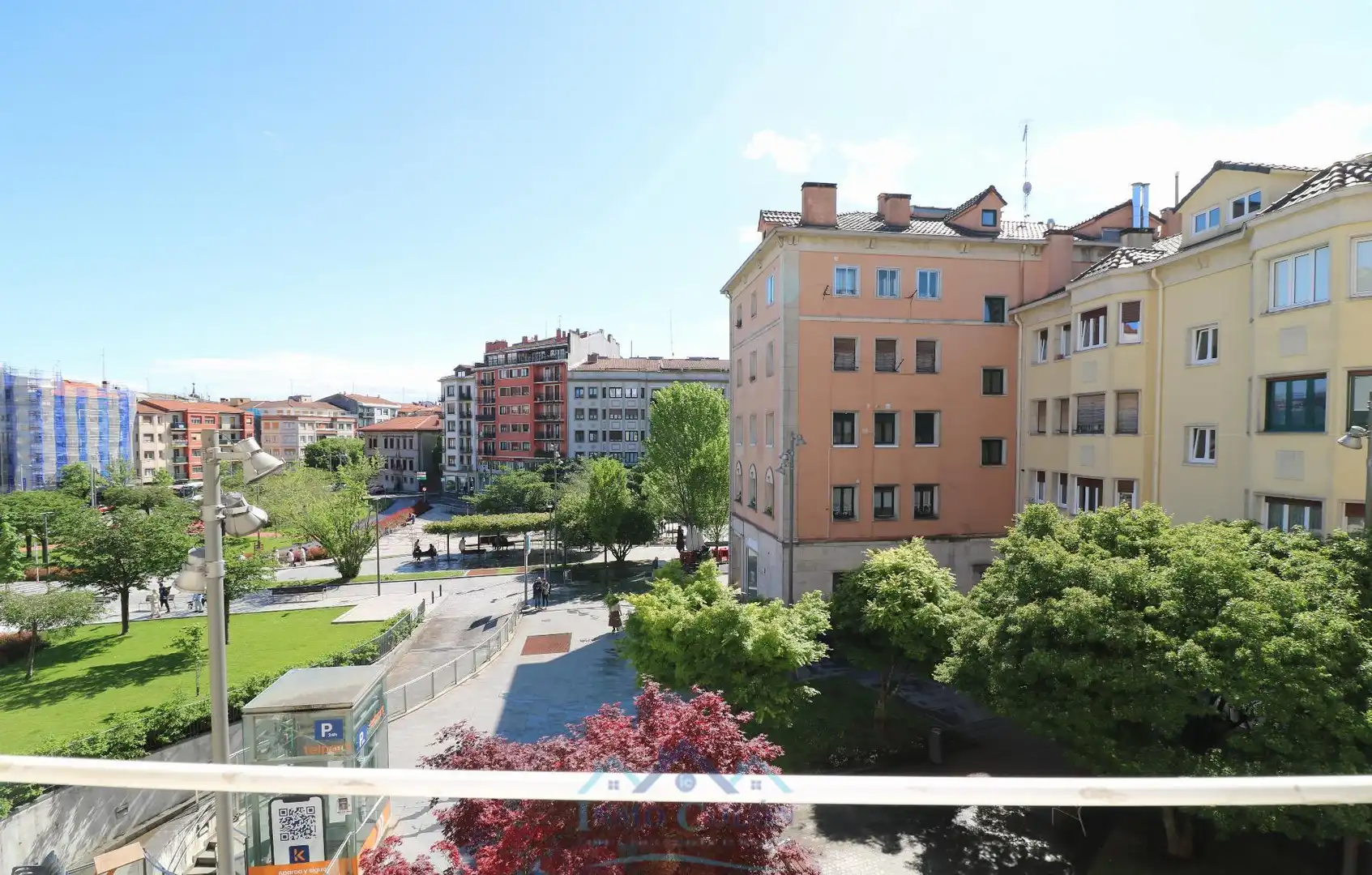 Vista exterior de Piso en venta en Irun  con Calefacción y Trastero