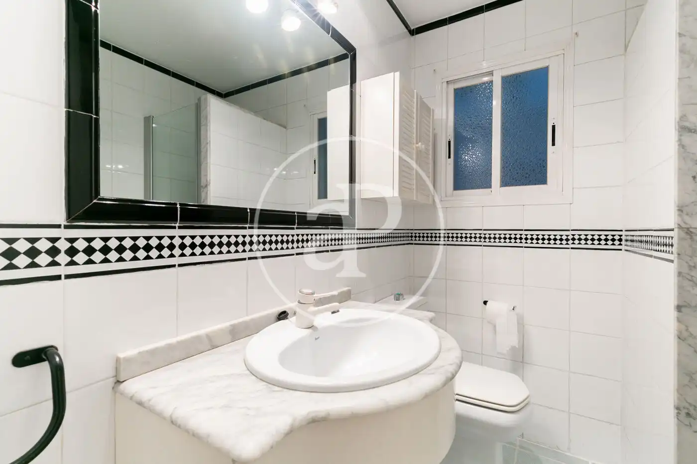 Baño de Piso de alquiler en Barcelona con Aire acondicionado, Calefacción y Terraza