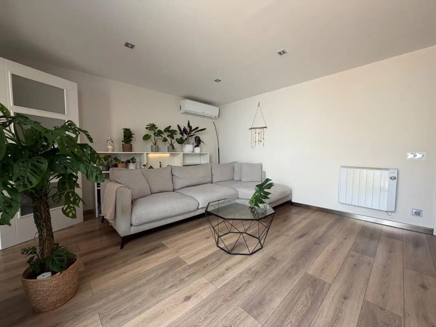 Wohnzimmer von Dachboden zum Verkauf in Mataró mit Klimaanlage, Heizung und Parkett