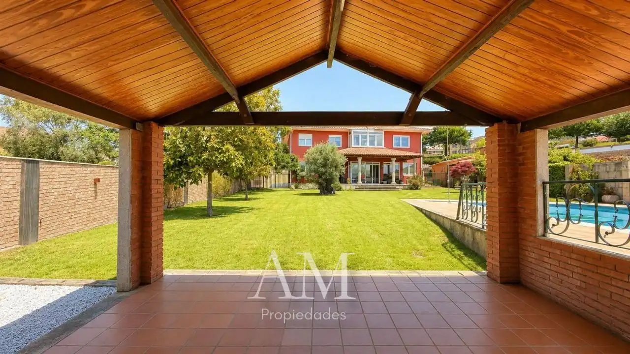 Jardí de Casa o xalet en venda en Vigo  amb Calefacció, Jardí privat i Terrassa