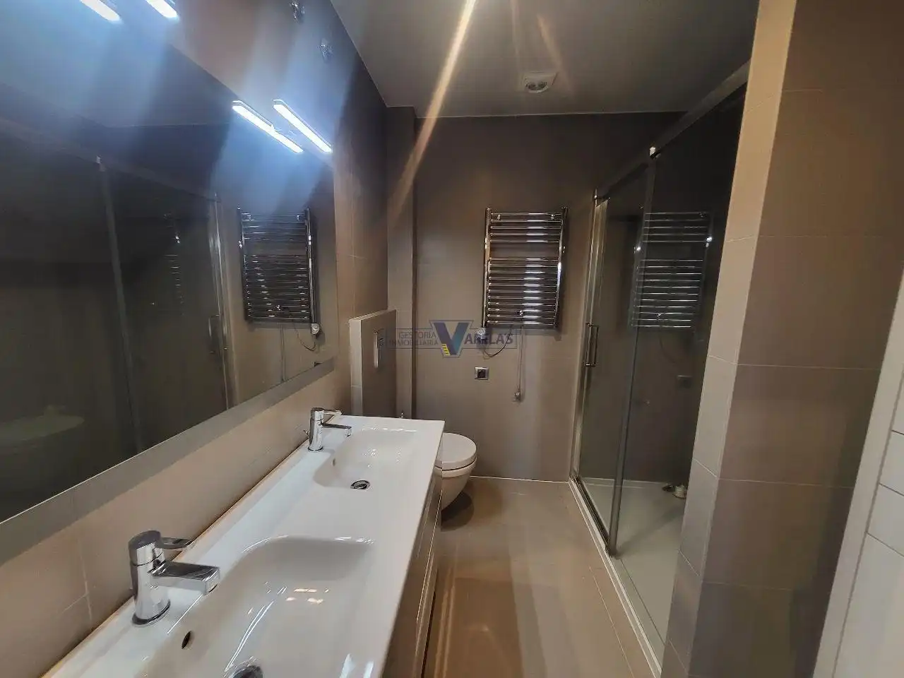 Badezimmer von Maisonette zum Verkauf in Ourense Capital  mit Heizung, Terrasse und Haustechnik