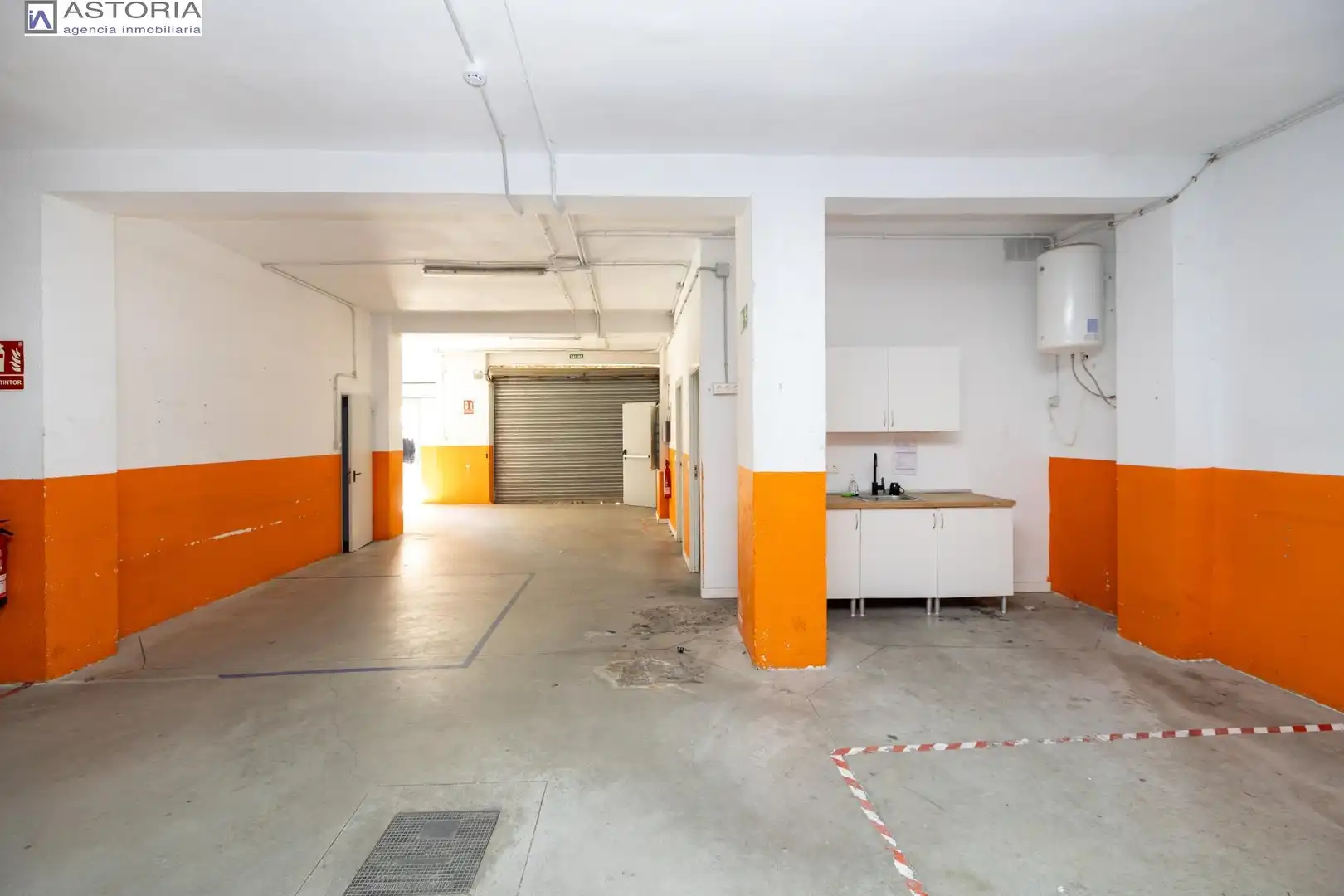 Local comercial en venta en Calle Calle Abderrahmán 11, imagen 27
