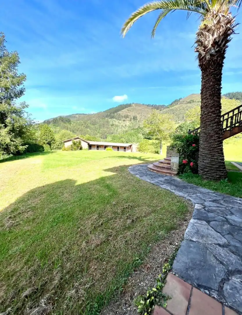 Vista exterior de Casa o chalet en venta en Piloña con Calefacción y Jardín privado