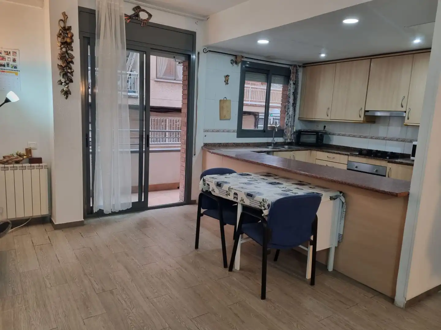 Küche von Wohnung zum Verkauf in Badalona mit Klimaanlage und Heizung
