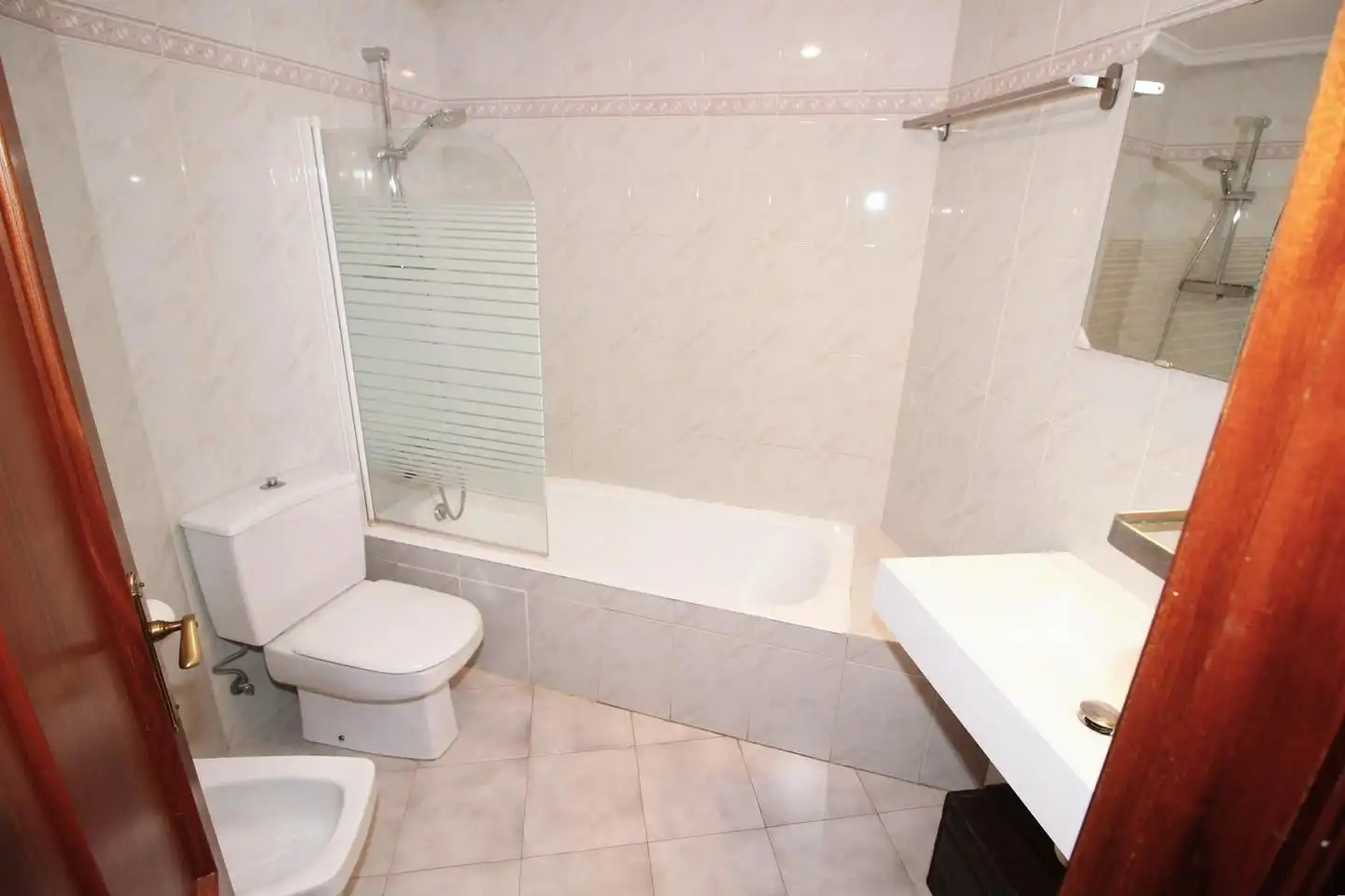 Bathroom of Flat for sale in Oñati  with Heating, Terrace and Storage room