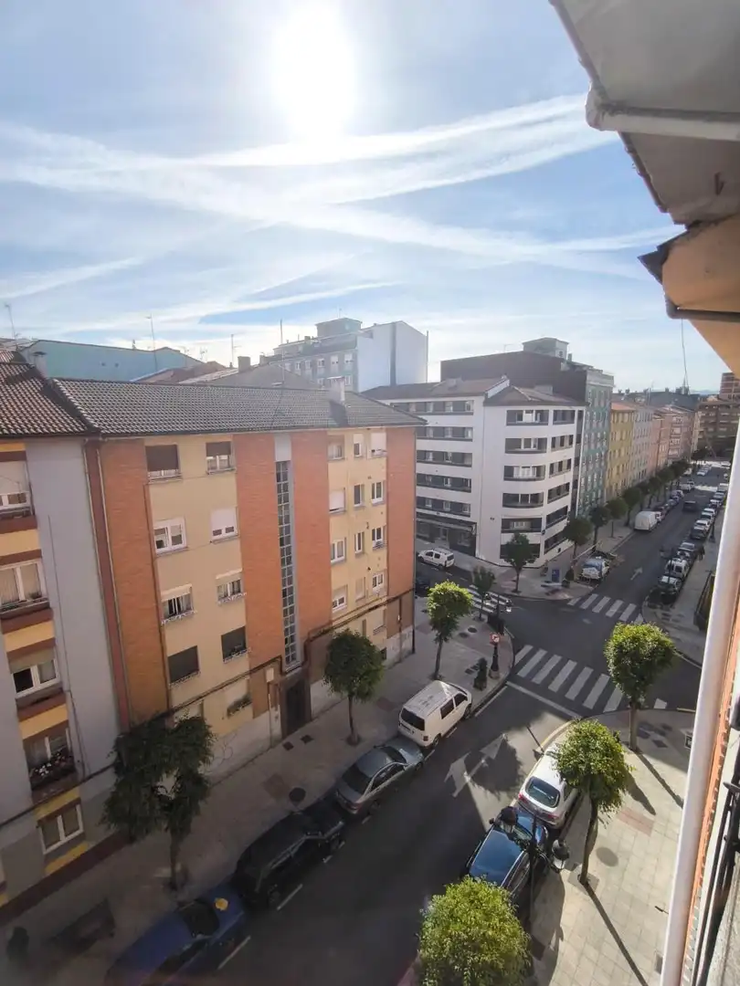 Exterior view of Flat for rent in Oviedo   with Heating and Furnished
