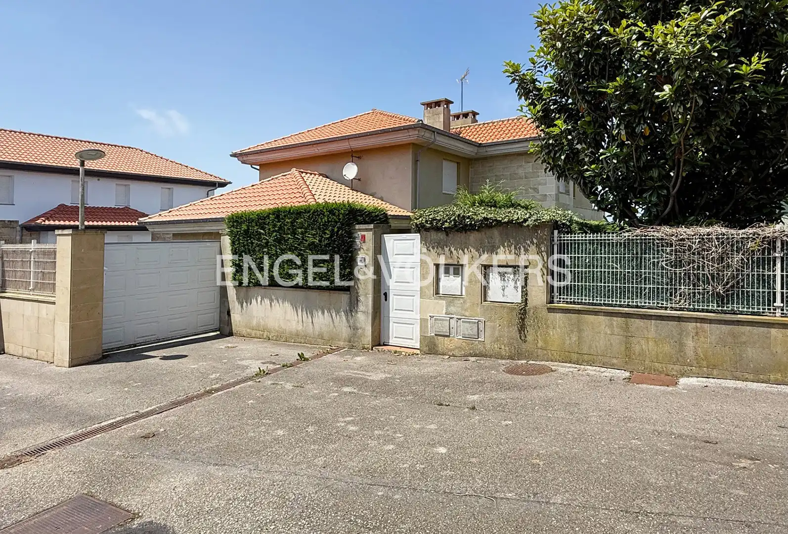 Exterior view of Houses for sale in San Vicente de la Barquera  with Heating and Private garden