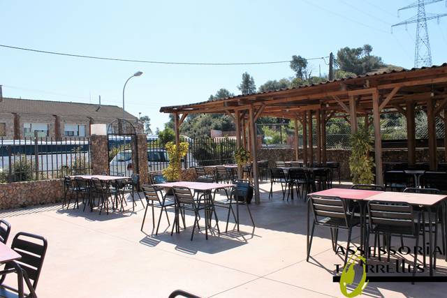 Local comercial en Alquiler en Avinguda Dolça de Provença en Torrelles de Llobregat