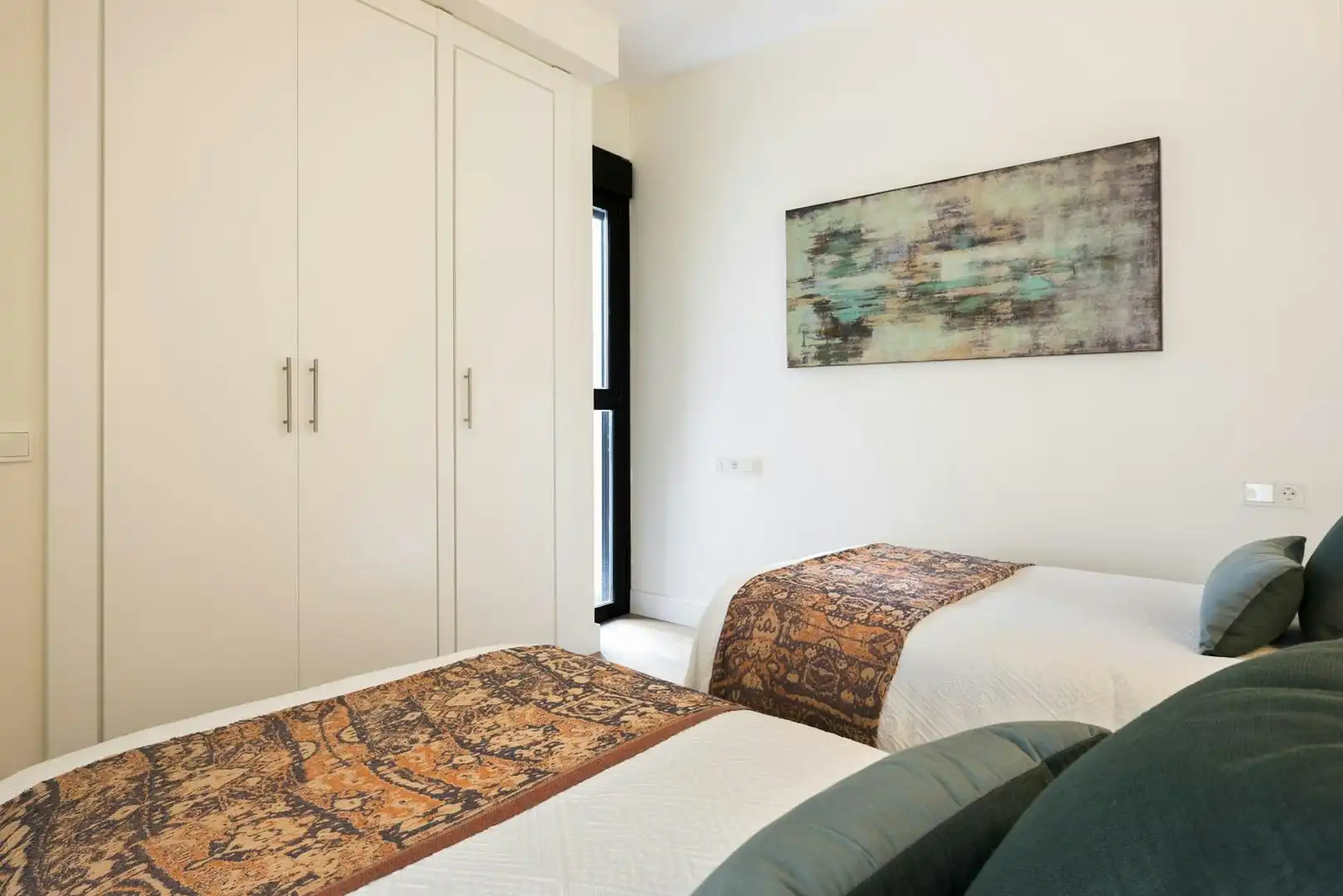 Bedroom of Flat for rent in Sevilla  with Air Conditioner, Heating and Washing machine