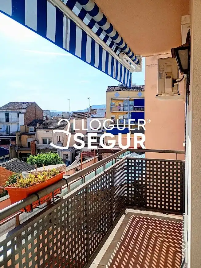 Vista exterior de Piso de alquiler en Olesa de Montserrat con Aire acondicionado, Calefacción y Terraza