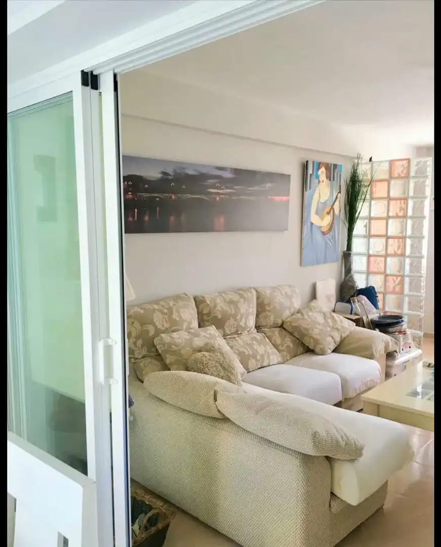 Living room of Flat for sale in Torremolinos  with Air Conditioner, Terrace and Furnished