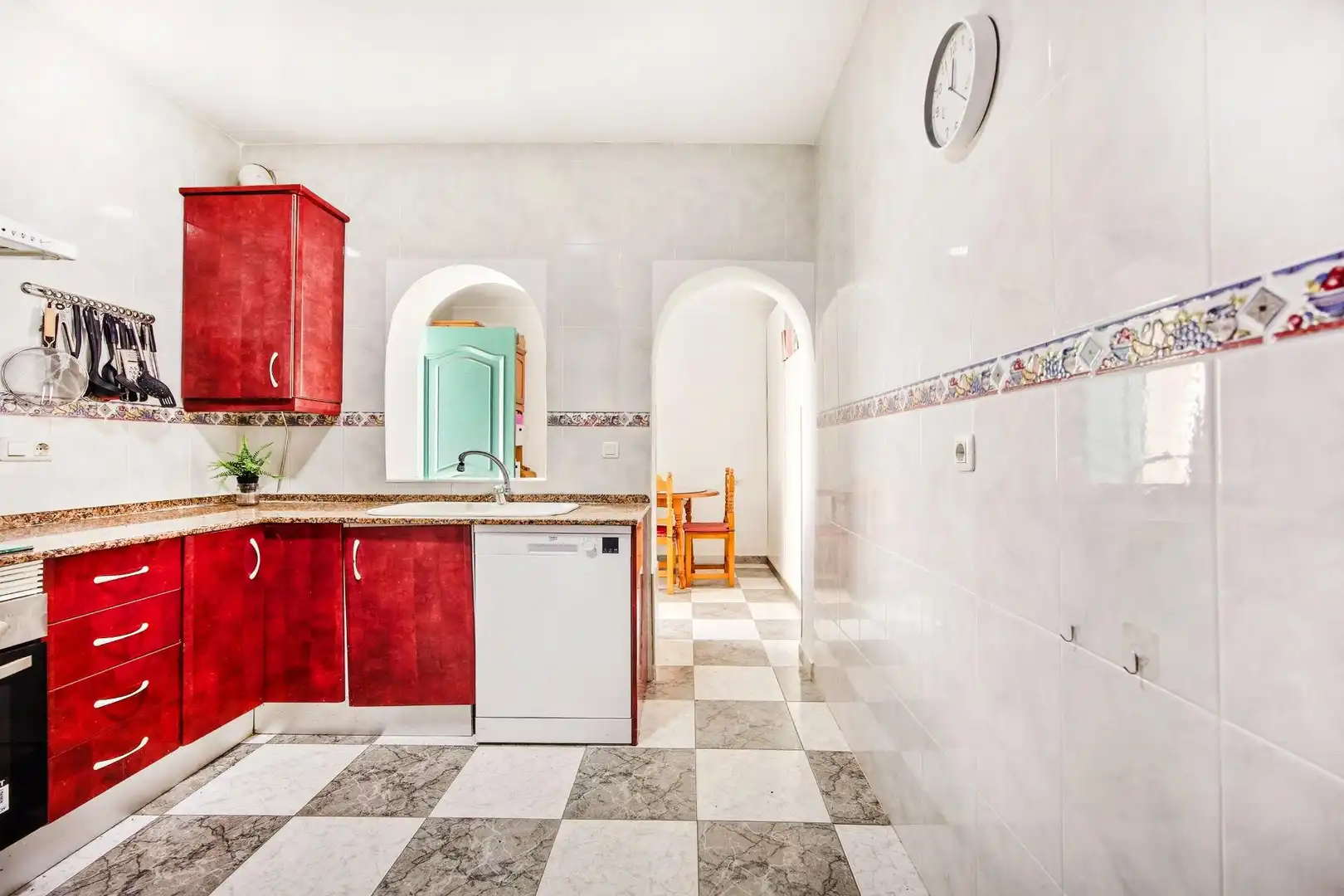 Cocina de Casa o chalet en venta en Chiclana de la Frontera con Aire acondicionado, Jardín privado y Terraza
