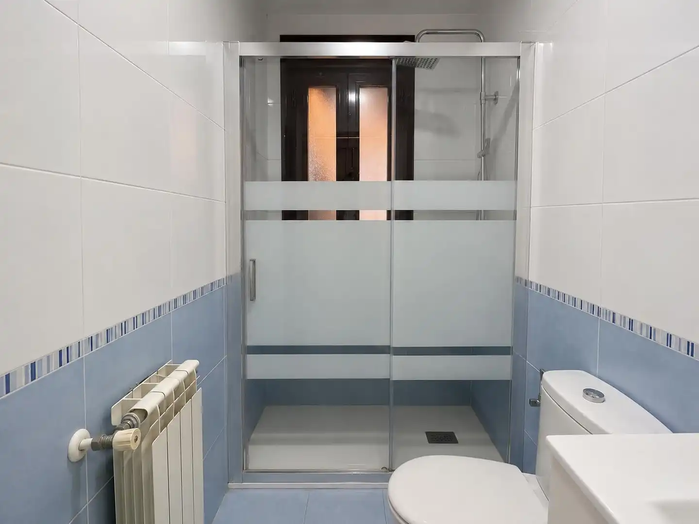 Baño de Casa adosada en venta en Ciudad Real con Aire acondicionado, Calefacción y Jardín privado