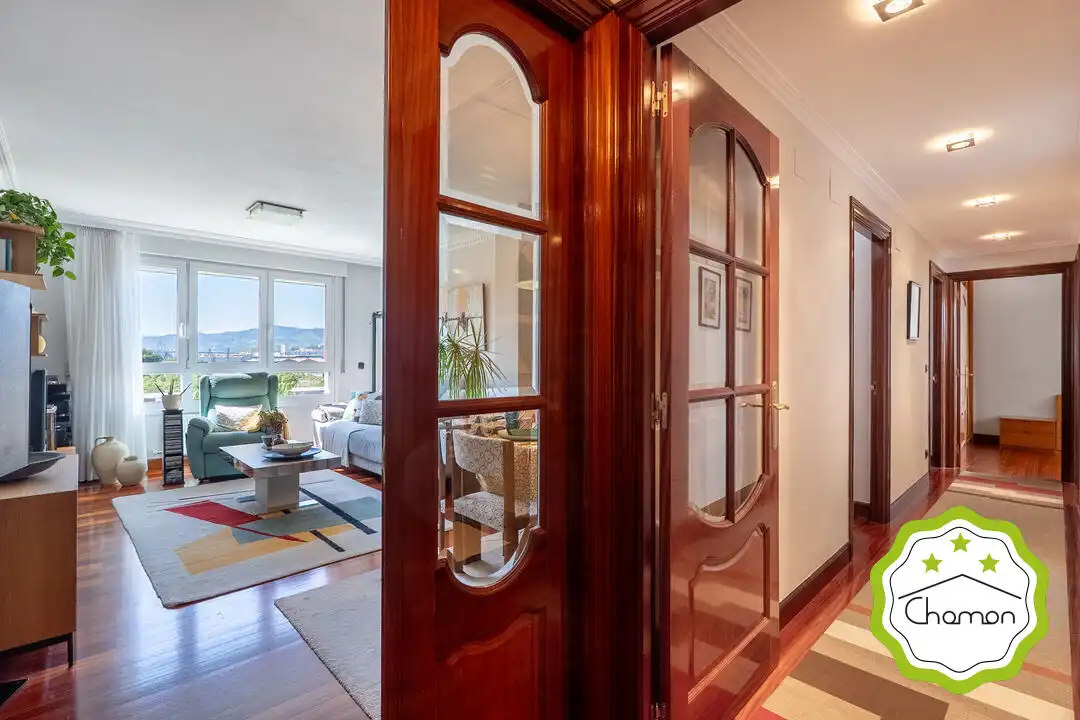 Flat with lift for sale in Centro Urbano - Hirigunea, imagen 2