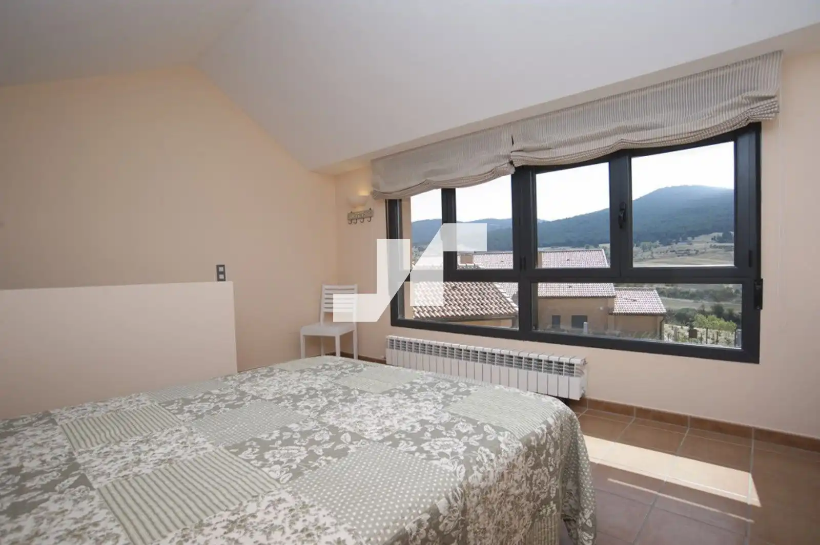 Habitación de Edificio en venta en Orea