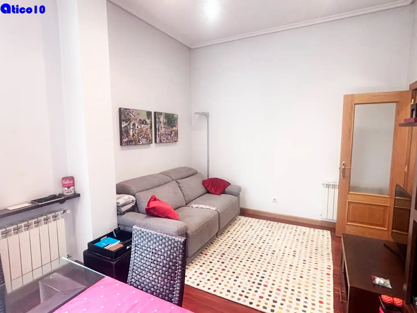 Sala d'estar de Pis en venda en Oviedo  amb Calefacció, Moblat i Forn
