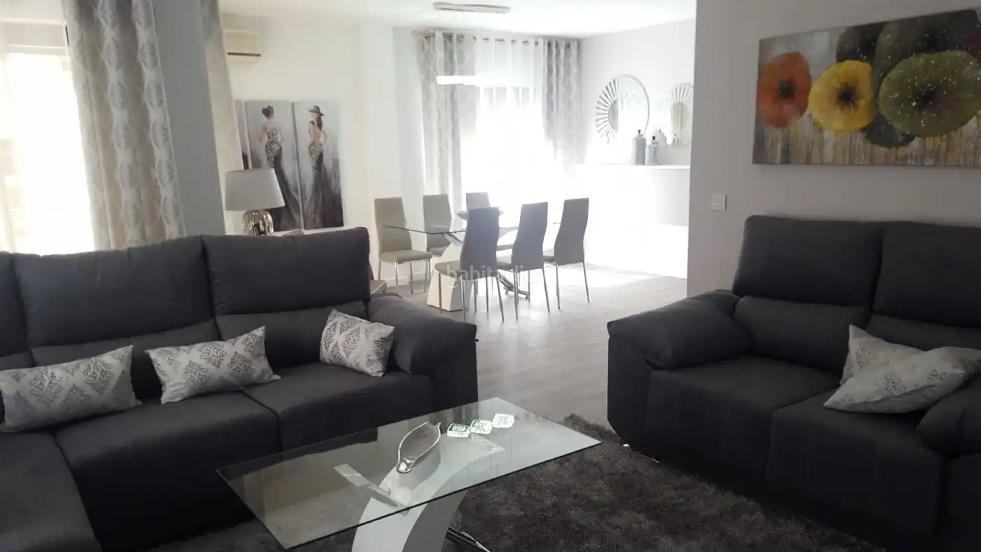 Piso con ascensor en venta en Avenida Juan Carlos I 38, imagen 3