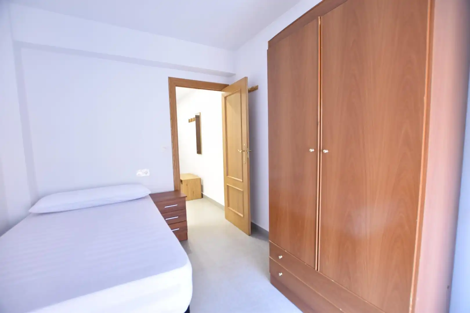 Bedroom of Flat for rent in Granada  with Air Conditioner and Furnished