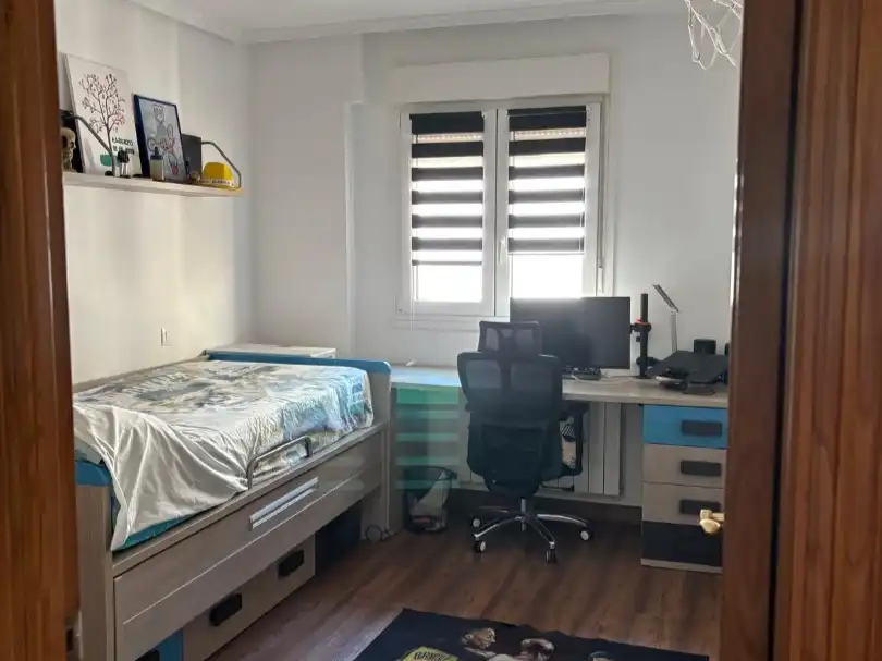 Dormitori de Pis en venda en  Albacete Capital amb Terrassa i Balcó
