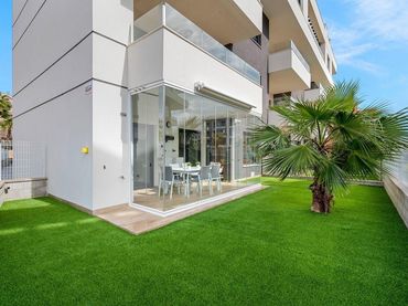 Erdgeschosswohnung mit Pool zum Verkauf in Orihuela Costa