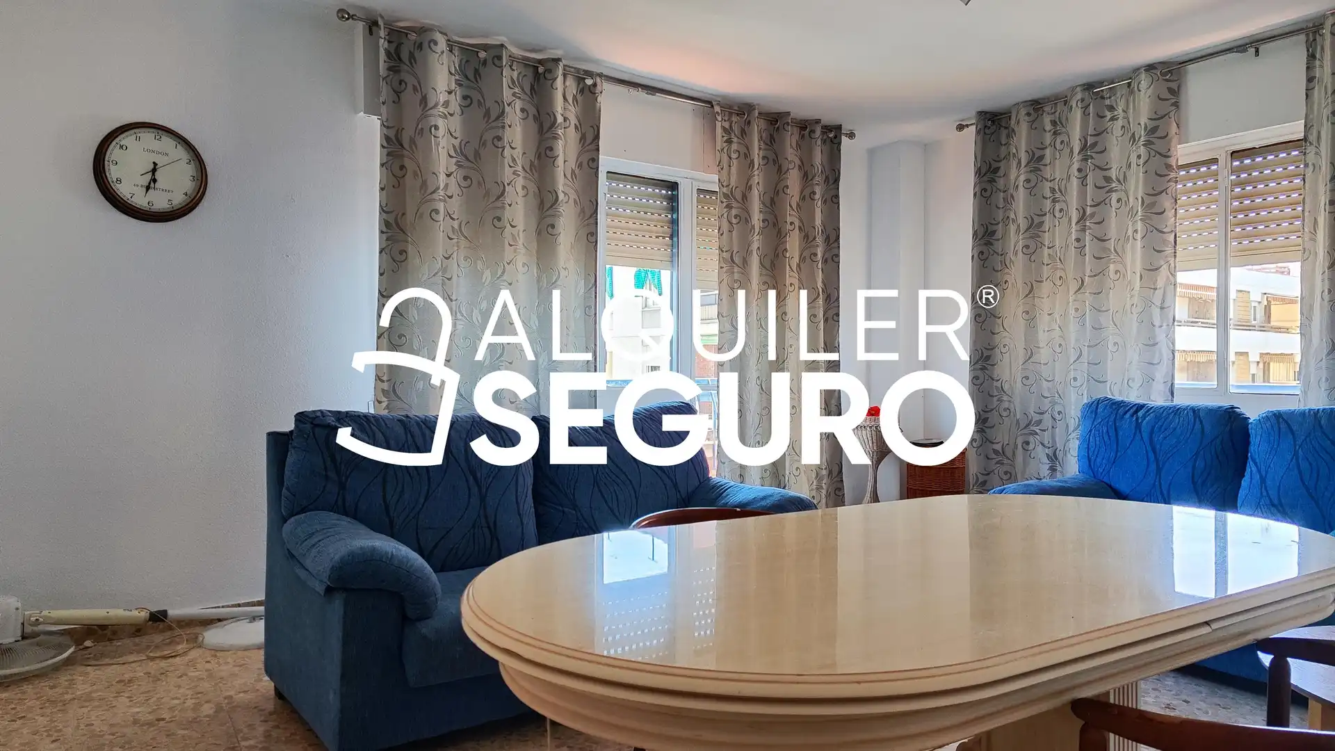 Living room of Flat for rent in Córdoba  with Air Conditioner, Terrace and Furnished