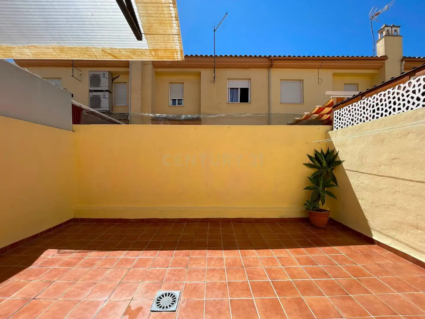 Terrace of Houses for rent in Armilla  with Air Conditioner and Washing machine