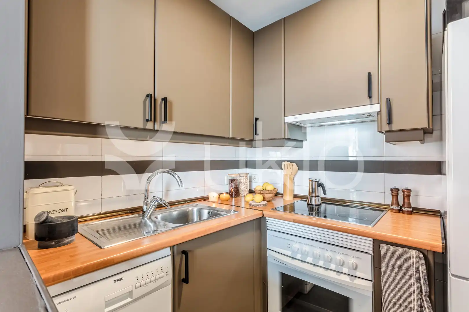 Cocina de Apartamento de alquiler en Madrid con Aire acondicionado, Calefacción y Amueblado