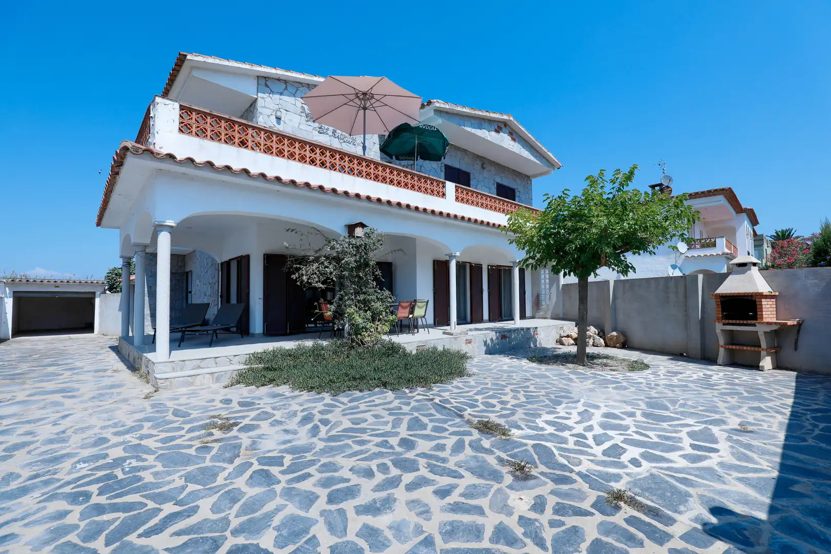 Vista exterior de Casa o chalet en venta en L'Escala con Aire acondicionado, Terraza y Amueblado