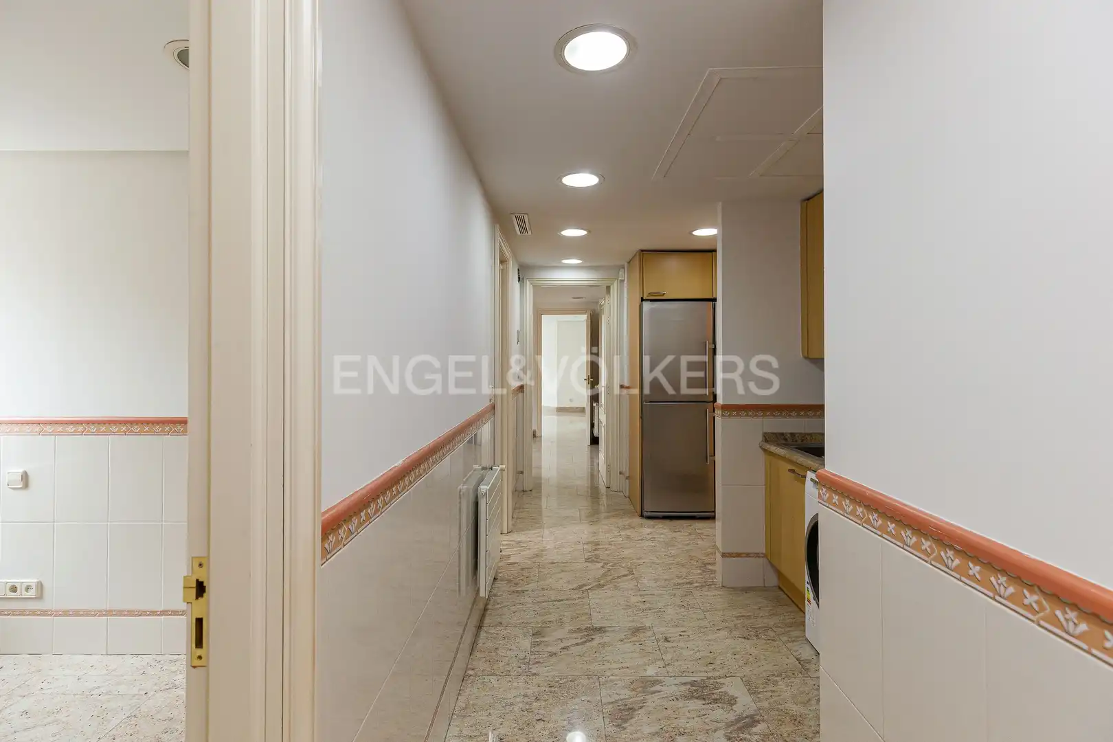 Wohnung zur Miete in Madrid mit Klimaanlage, Heizung und Privatgarten