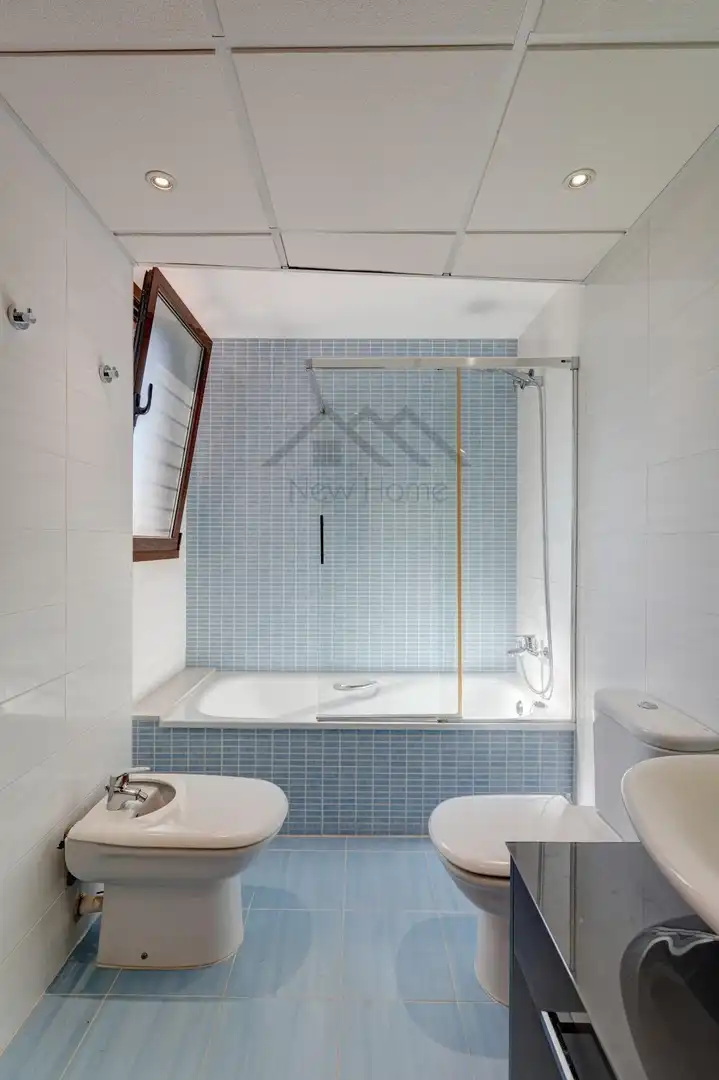 Bathroom of Detached homes for sale in Bétera  with Air Conditioner, Private garden and Parquet flooring