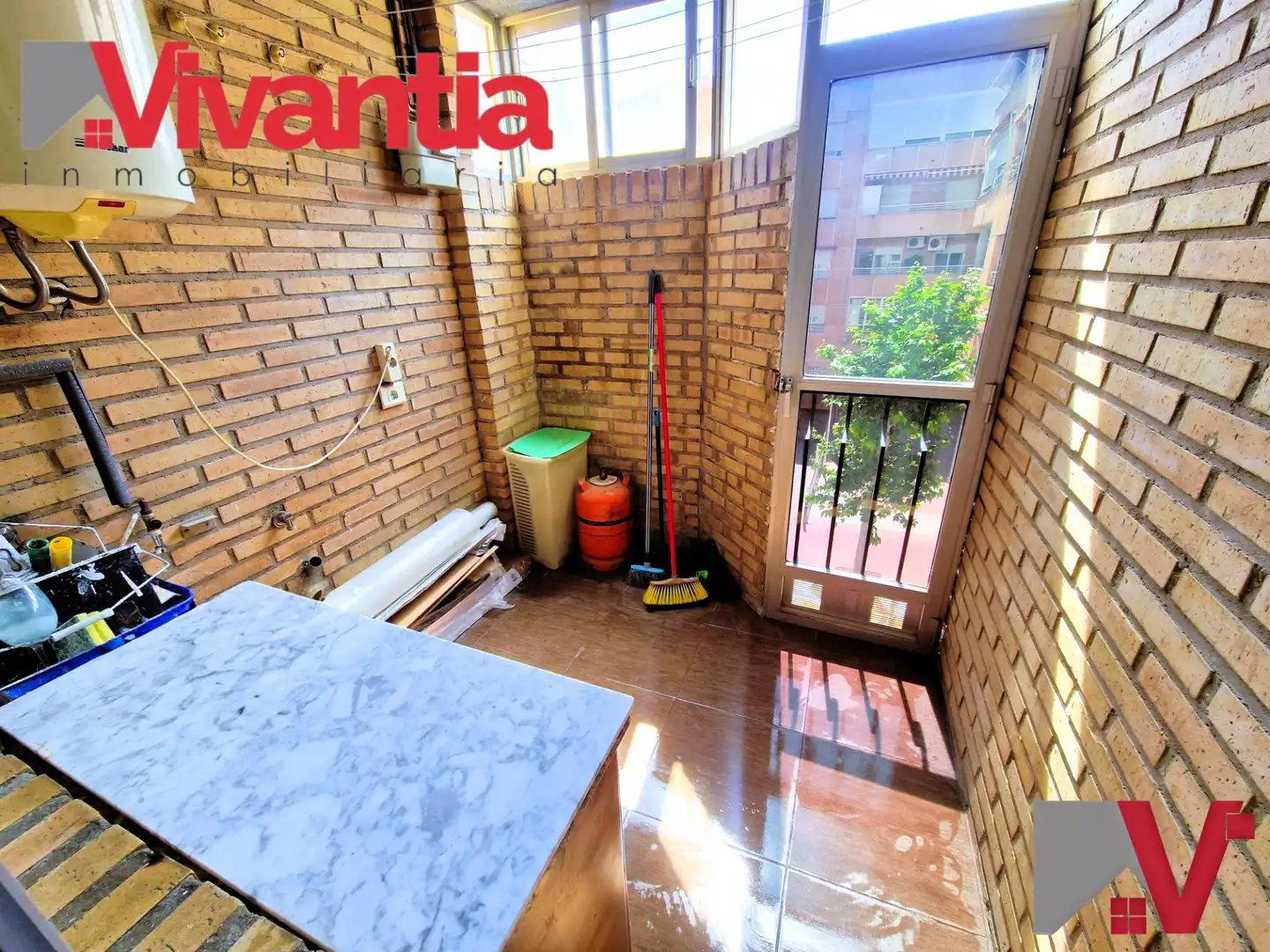 Vista exterior de Piso en venta en Lorca con Aire acondicionado, Parquet y Terraza