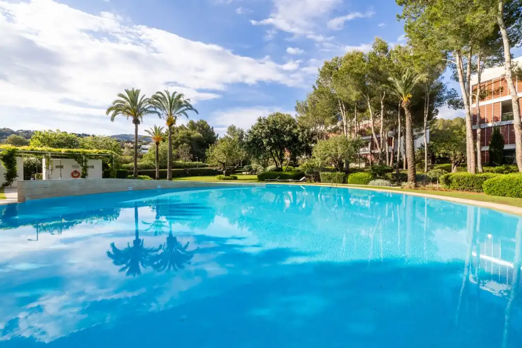 Piscina de Apartament en venda en Calvià amb Aire condicionat, Calefacció i Terrassa