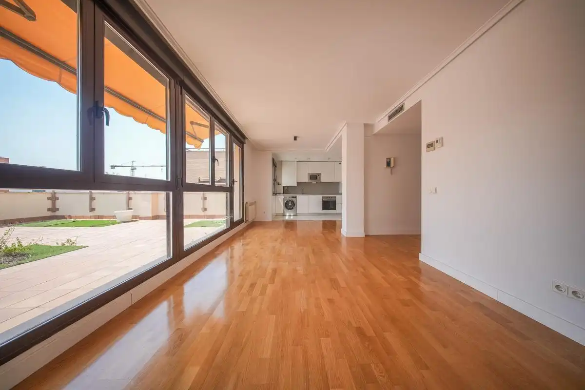 Sala de estar de Ático en venta en Madrid con Aire acondicionado, Calefacción y Jardín privado