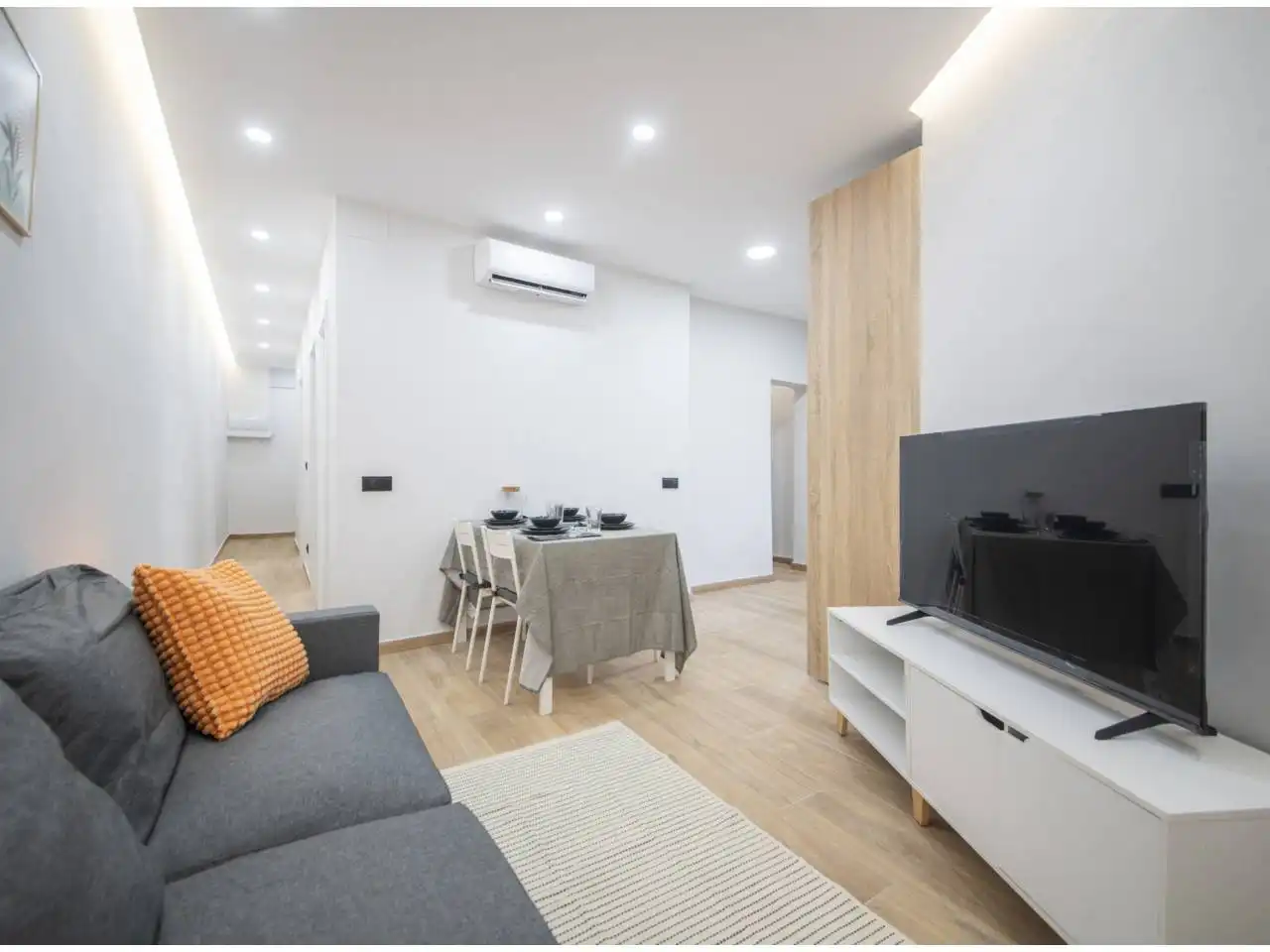 Living room of Flat for sale in Igualada  with Parquet flooring and Furnished