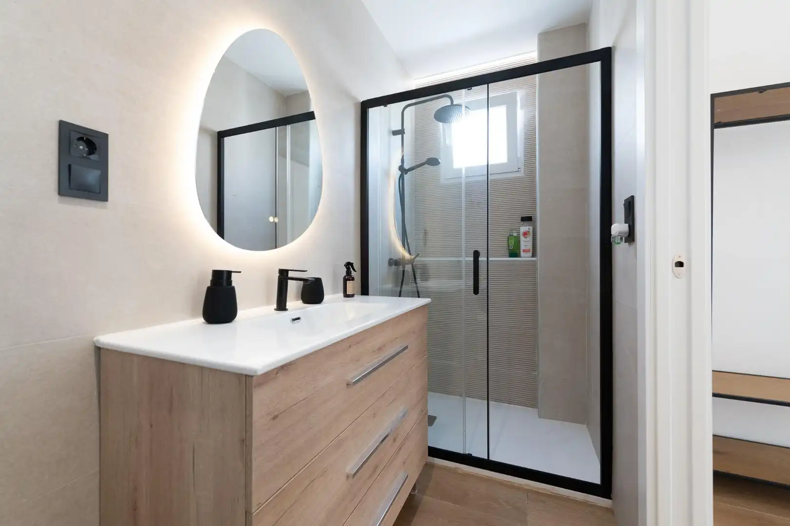 Bathroom of Flat for sale in Málaga  with Furnished