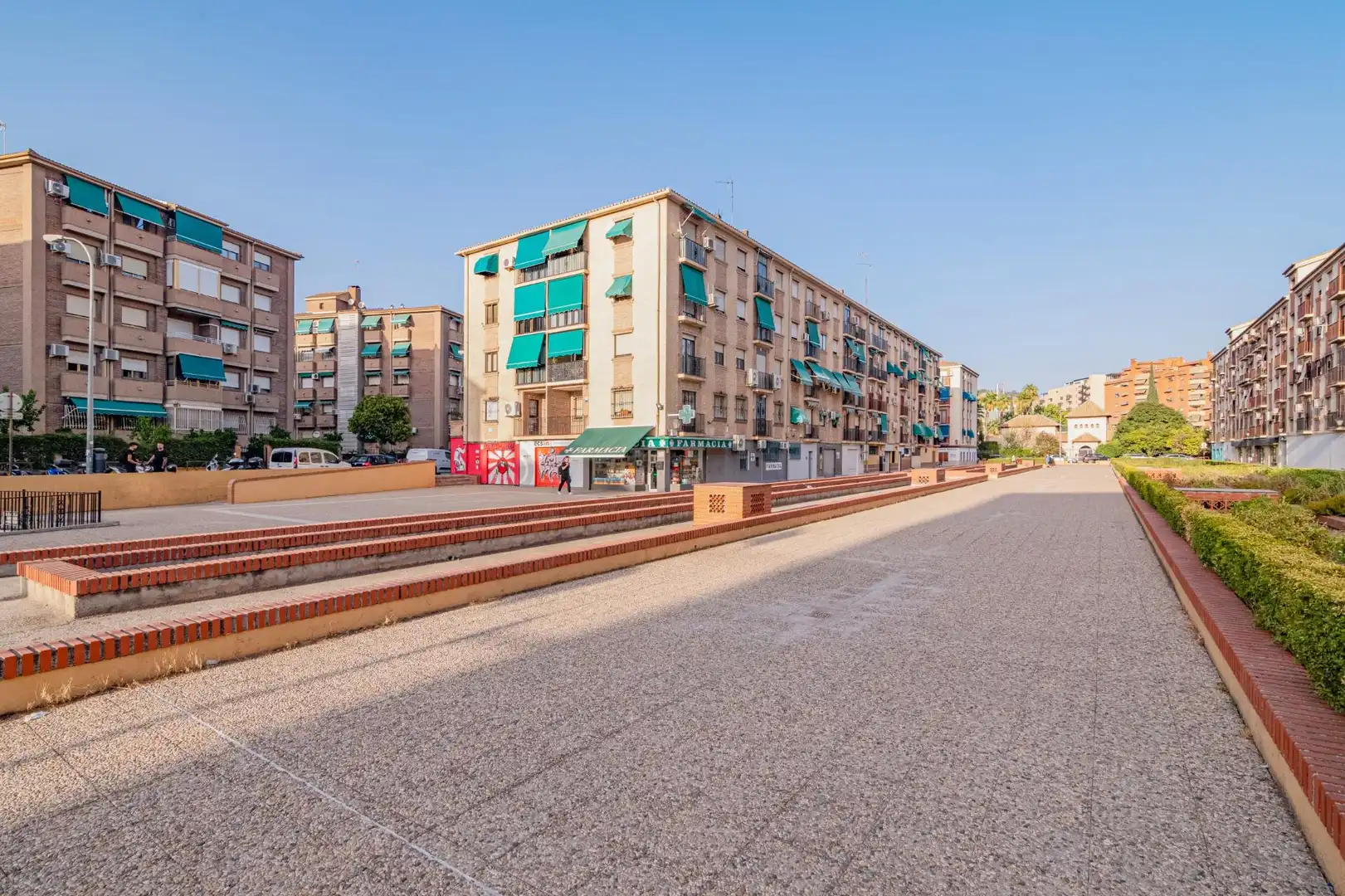 Vista exterior de Piso en venta en Granada con Aire acondicionado, Terraza y Amueblado