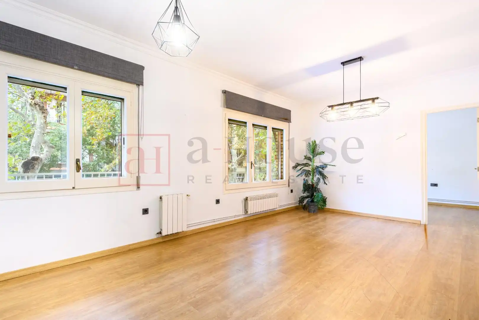 Sala de estar de Piso en venta en Barcelona con Aire acondicionado, Calefacción y Parquet