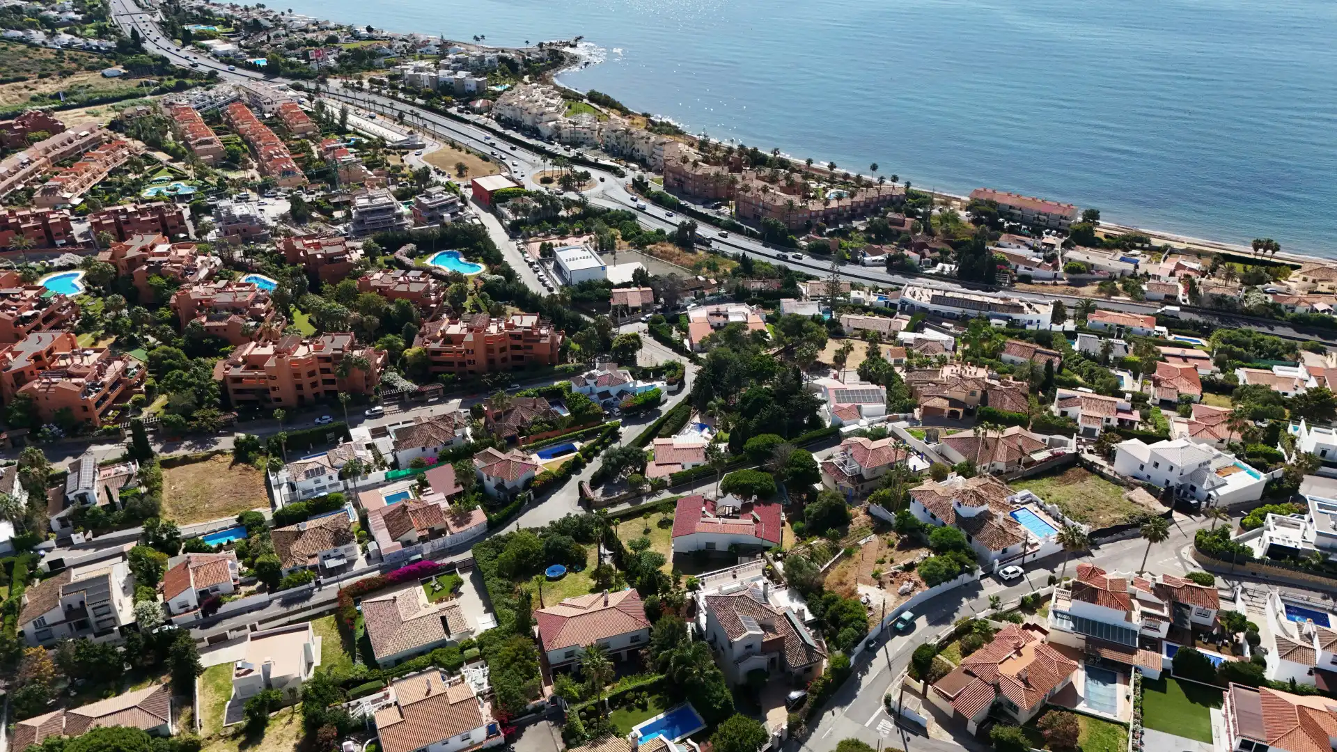 Vista exterior de Casa o chalet en venta en Estepona con Calefacción, Jardín privado y Terraza