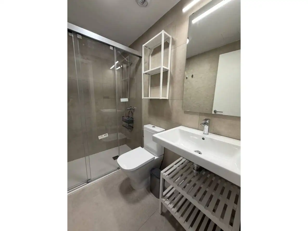 Baño de Piso de alquiler en Las Palmas de Gran Canaria con Trastero, Amueblado y Alarma