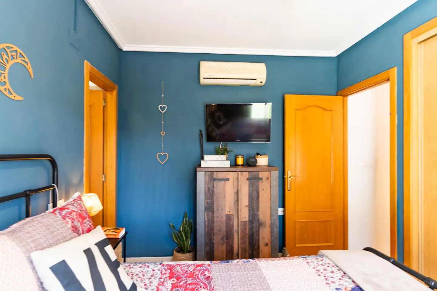 Schlafzimmer von Haus oder Chalet zum Verkauf in Santa Pola mit Klimaanlage, Privatgarten und Terrasse