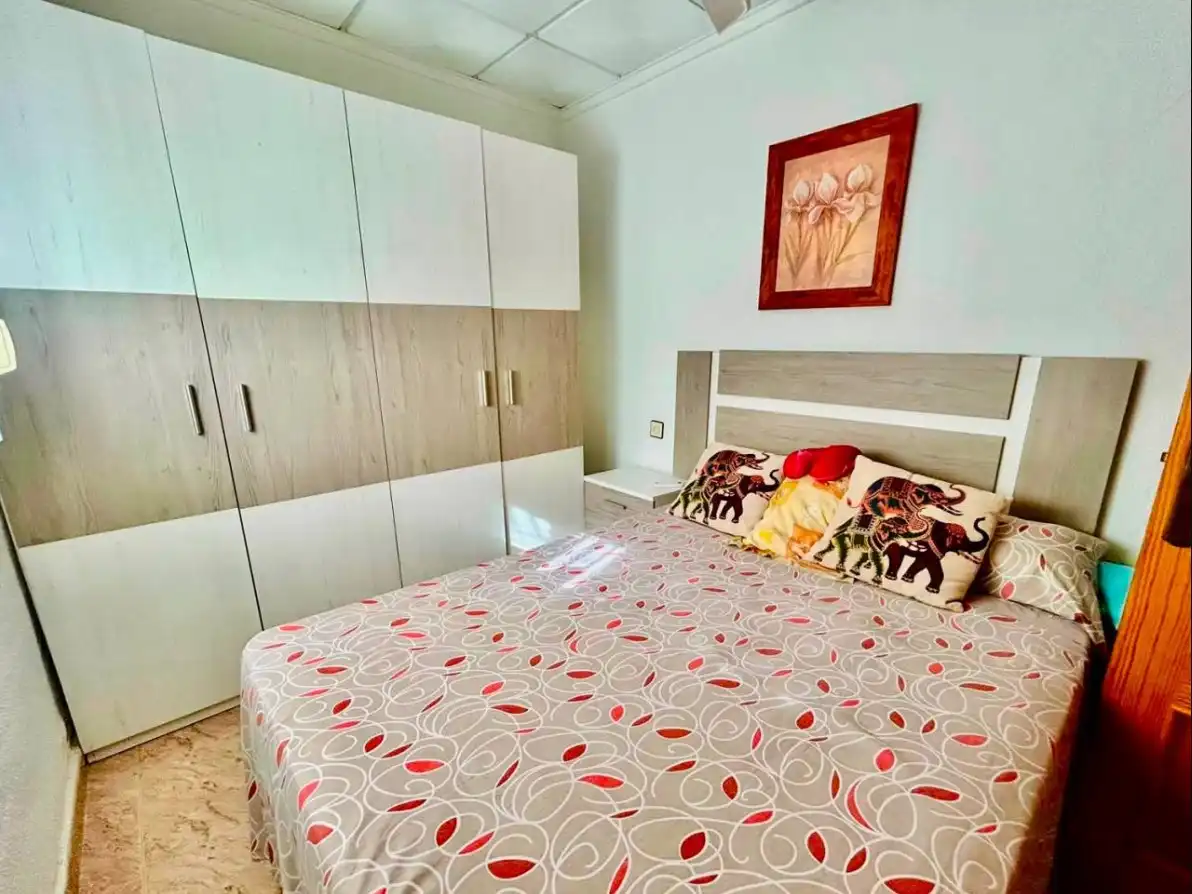 Habitación de Dúplex en venta en Torrevieja con Terraza y Amueblado